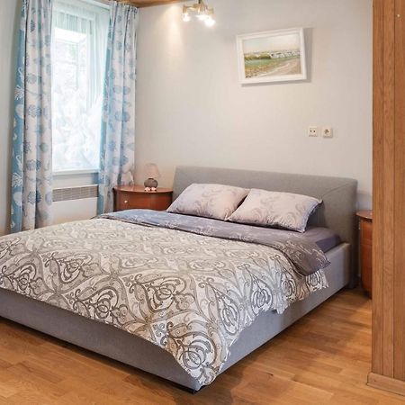 Cozy One Room Apartment With Yard Juodkrantė Exteriér fotografie
