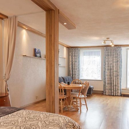 Cozy One Room Apartment With Yard Juodkrantė Exteriér fotografie